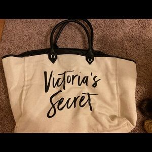 VS PINK GET AWAY BAG